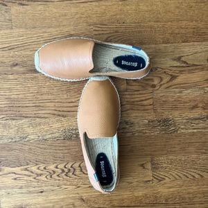 Size 9.5 leather tan colored shoes